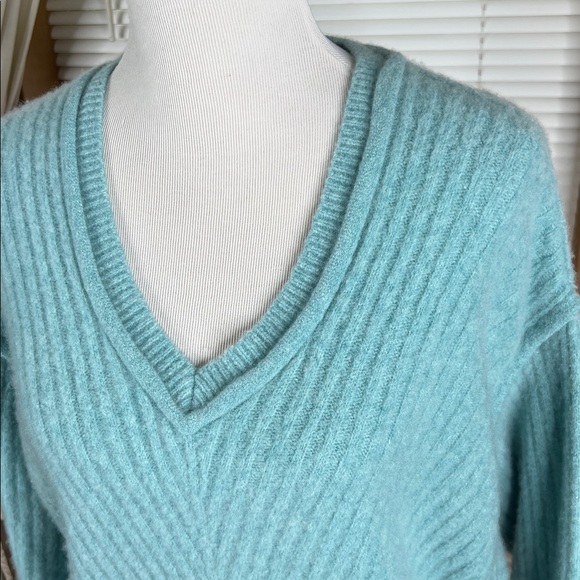 Anthropologie Pilcro Ribbed Cashmere Sweater Size Medium - Picture 6 of 11